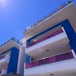 Sun, Sea And Poolside Bliss-beahost Apartment *