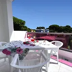 Apartment Sun, Sea And Poolside Bliss-beahost