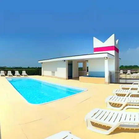 Sun, Sea And Poolside Bliss-beahost Apartment Bibione