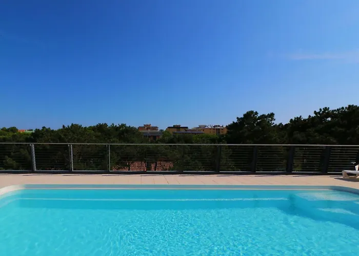 Sun, Sea And Poolside Bliss-beahost Apartmán